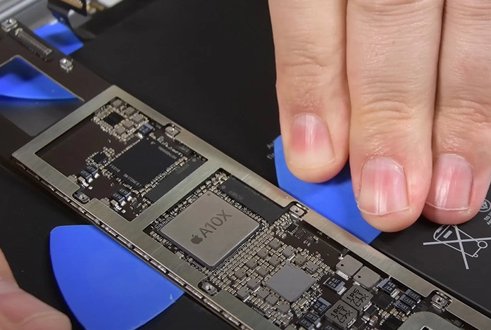Quy trình kiểm tra chân sạc iPad Pro 10.5