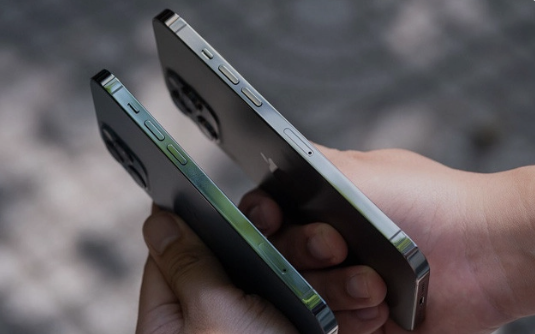iPhone 12 thiết kế tinh tế