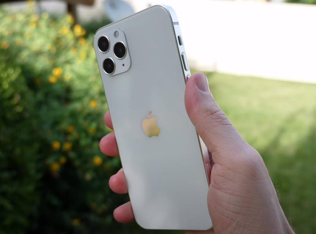 thay camera iphone 12