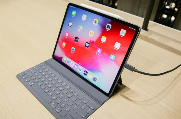Thay chân sạc iPad Pro 12.9 nhanh gọn