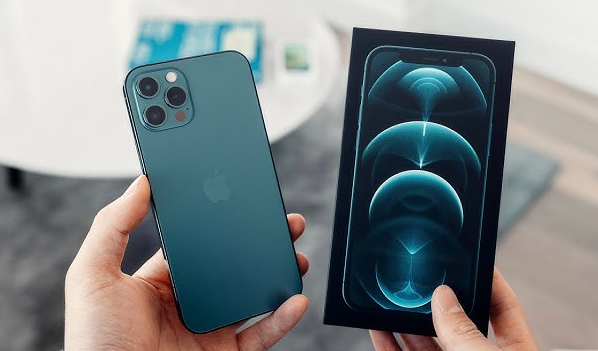 Thay màn iPhone 12 Pro giá đã dễ chịu?
