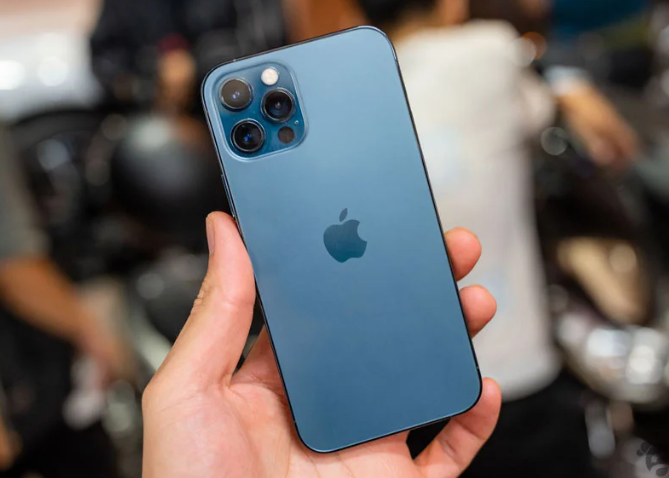Thay camera iPhone 12 Pro