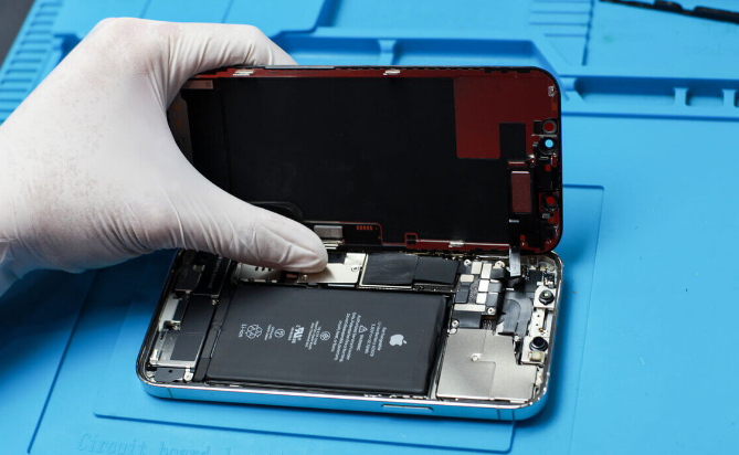 Màn hình iPhone 12 Pro cần sự chăm sóc đặc biệt