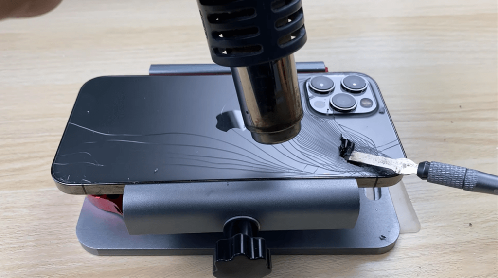 Kiểm tra trước khi thay kính iPhone 12 Pro