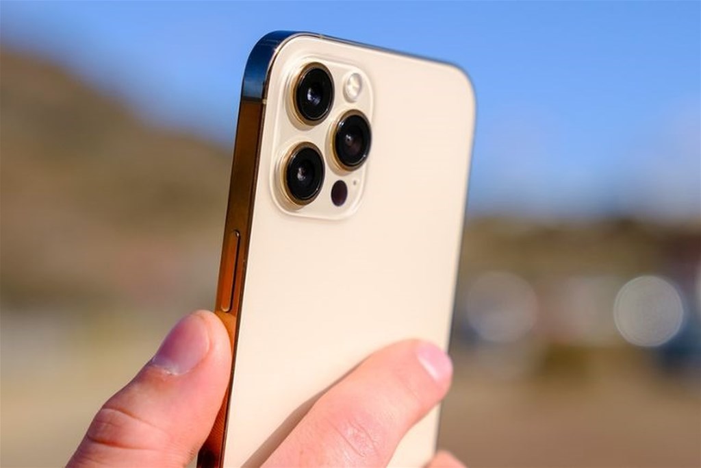Bước kiểm tra cuối cùng sau khi ép kính iPhone 12 Pro Max