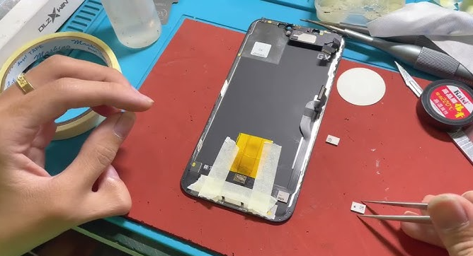 Nguy cơ tiềm ẩn Khi thay màn hình không chính hãng