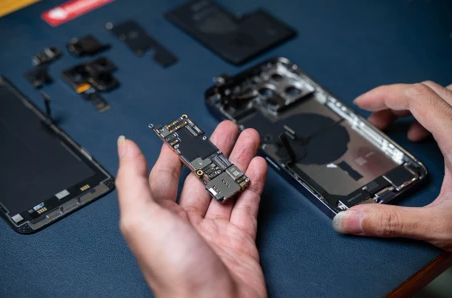 Kiểm tra nguyên nhân gây yếu nguồn iPhone 14