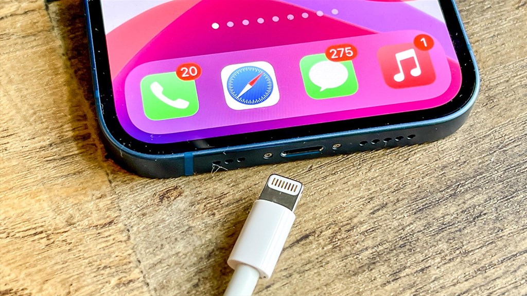 Thay chân sạc iPhone 14 Plus