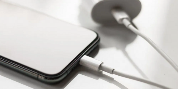Quy trình thay chân sạc iPhone 14 Pro Max