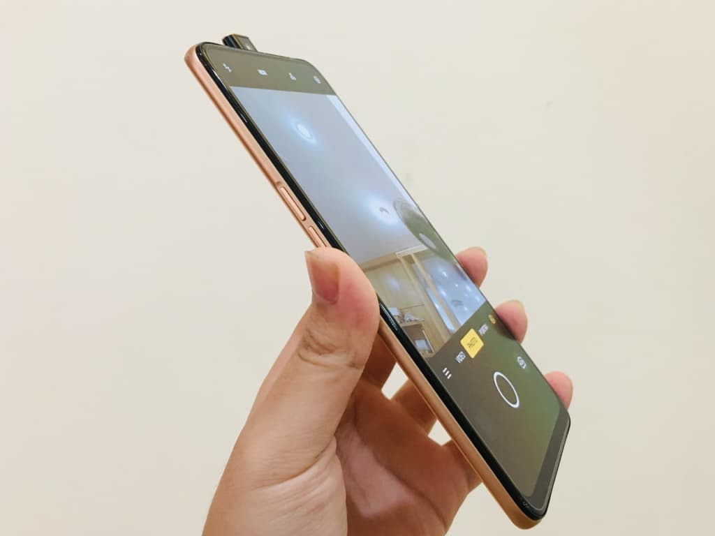 Realme X - Master Edition: câu chuyện độc đáo giữa "Hành" và "Tỏi" - Clickbuy