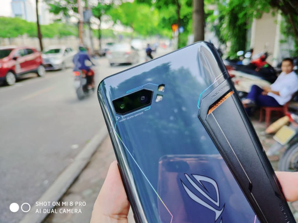 Trên tay ROG Phone 2 - Quái vật hiệu năng toàn diện của Android??? - Clickbuy