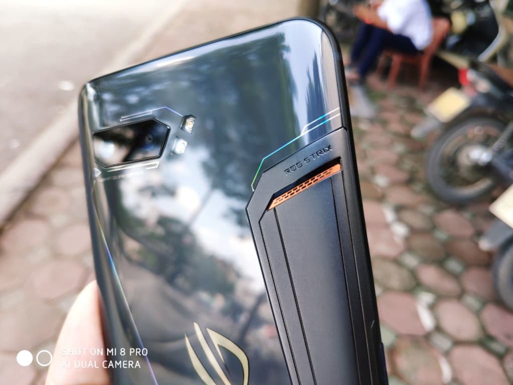 Trên tay ROG Phone 2 - Quái vật hiệu năng toàn diện của Android??? - Clickbuy