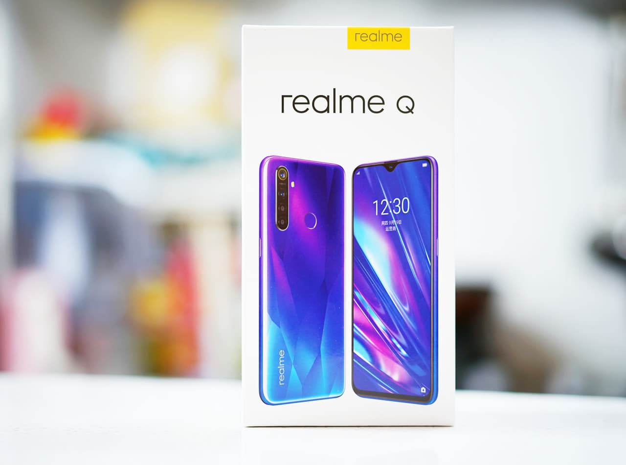 tin-tuc/mua-realme-q-vao-cuoi-2019-lieu-co-phai-lua-chon-sang-suot