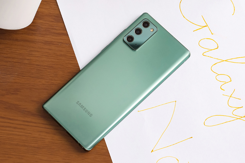 Samsung Galaxy Note20+ và Galaxy Note 20 có dung lượng pin xấp xỉ