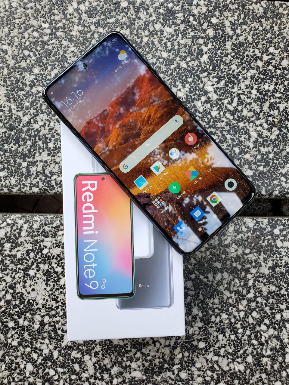 Trên tay Xiaomi Redmi Note 9 Pro chính hãng: Cấu hình mượt mà, mọi thứ vừa đủ dùng, giá tốt - Clickbuy