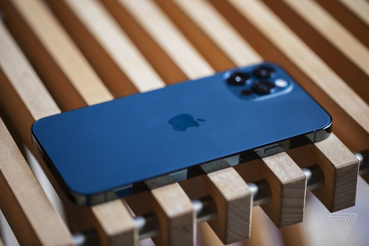 Apple iPhone 12 Pro tạo nên sự khác biệt với đa số smartphone Android
