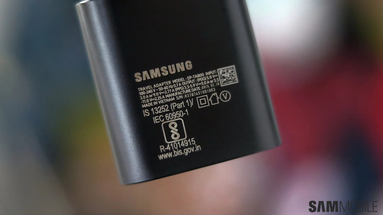 Samsung Galaxy S21 có thể không bao gồm bộ sạc và tai nghe
