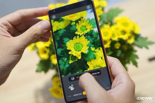 CEO BKAV Nguyễn Tử Quảng: Bphone là smartphone đầu tiên trên thế giới có tính năng chụp macro, tính ứng dụng hơn hẳn các hãng khác nên được Bfans khen ngợi - Clickbuy