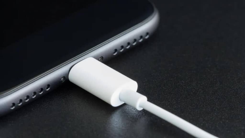 Xác định rõ tình trạng pin iPhone bằng cách kiểm tra chính xác số lần sạc vô cùng đơn giản - Clickbuy