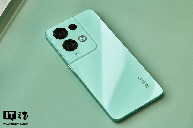 Bất ngờ đập hộp OPPO Reno8 Pro+ trước ngày công bố - Clickbuy
