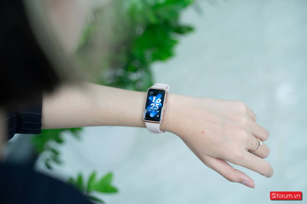 Ra mắt đồng hồ thông minh Huawei Band 7 với giá chỉ hơn 1 triệu - Clickbuy