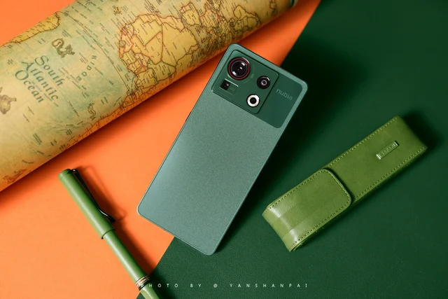 Ra mắt nubia Z40S Pro với camera tele tiềm vọng 5X 8MP chống rung OIS, snapdragon 8+ Gen 1, sạc nhanh 120W, giá gần 12 triệu đồng - Clickbuy