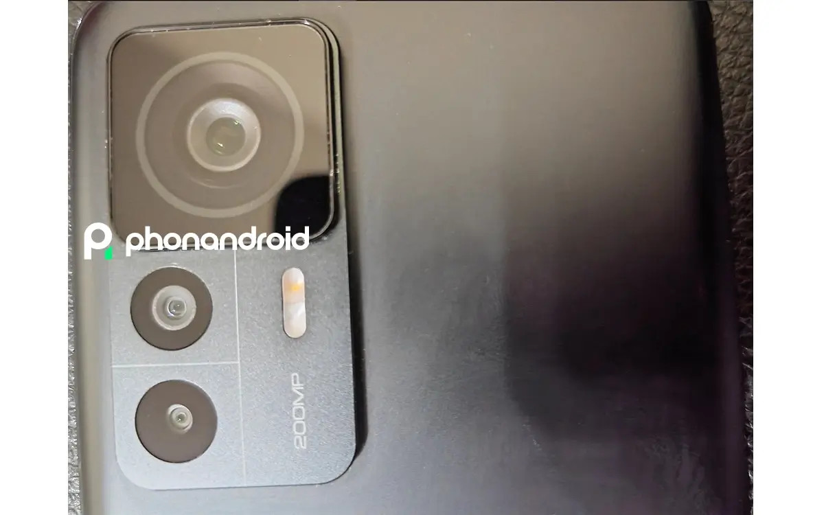 Xiaomi 12T Pro tiết lộ thông số kỹ thuật qua Google Play Console