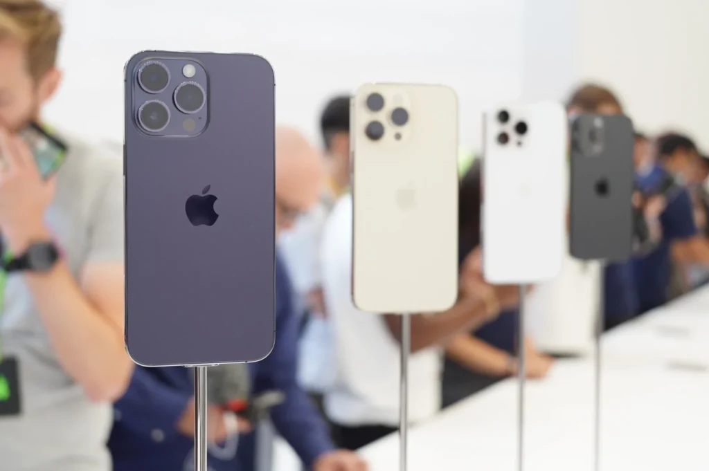 "Vén màn" bí mật camera trên iPhone 14 series: Bước đột phá mạnh mẽ của Apple! - Clickbuy