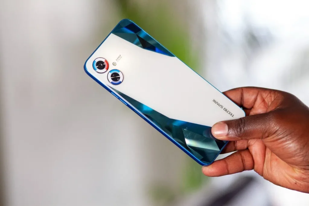 Ra mắt Spark 9 Pro Sport Edition phiên bản đặc biệt, được thiết kế bởi BMW's Designworks - Clickbuy