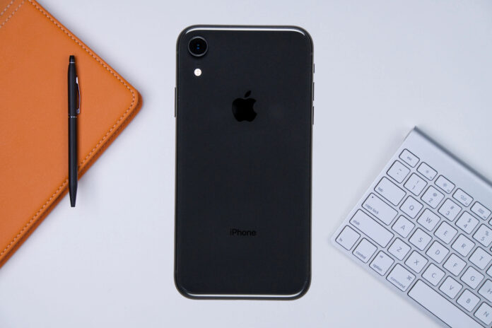 Chiếc IPhone SE thế hệ tiếp theo có thể đi kèm với màn hình LCD 6,1 inch và một notch