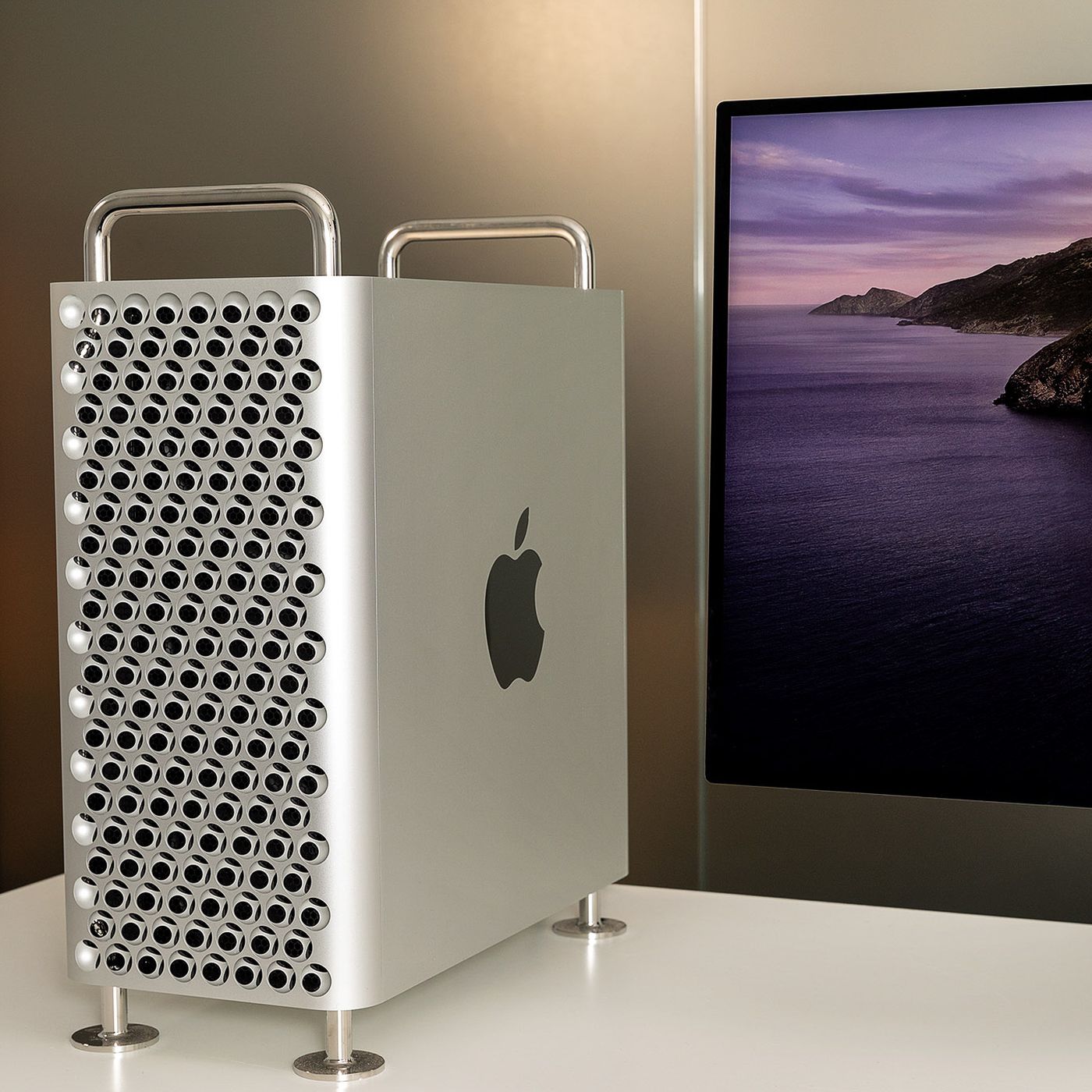 Apple đang thử nghiệm Mac Pro mới với CPU 24 lõi, RAM 192GB