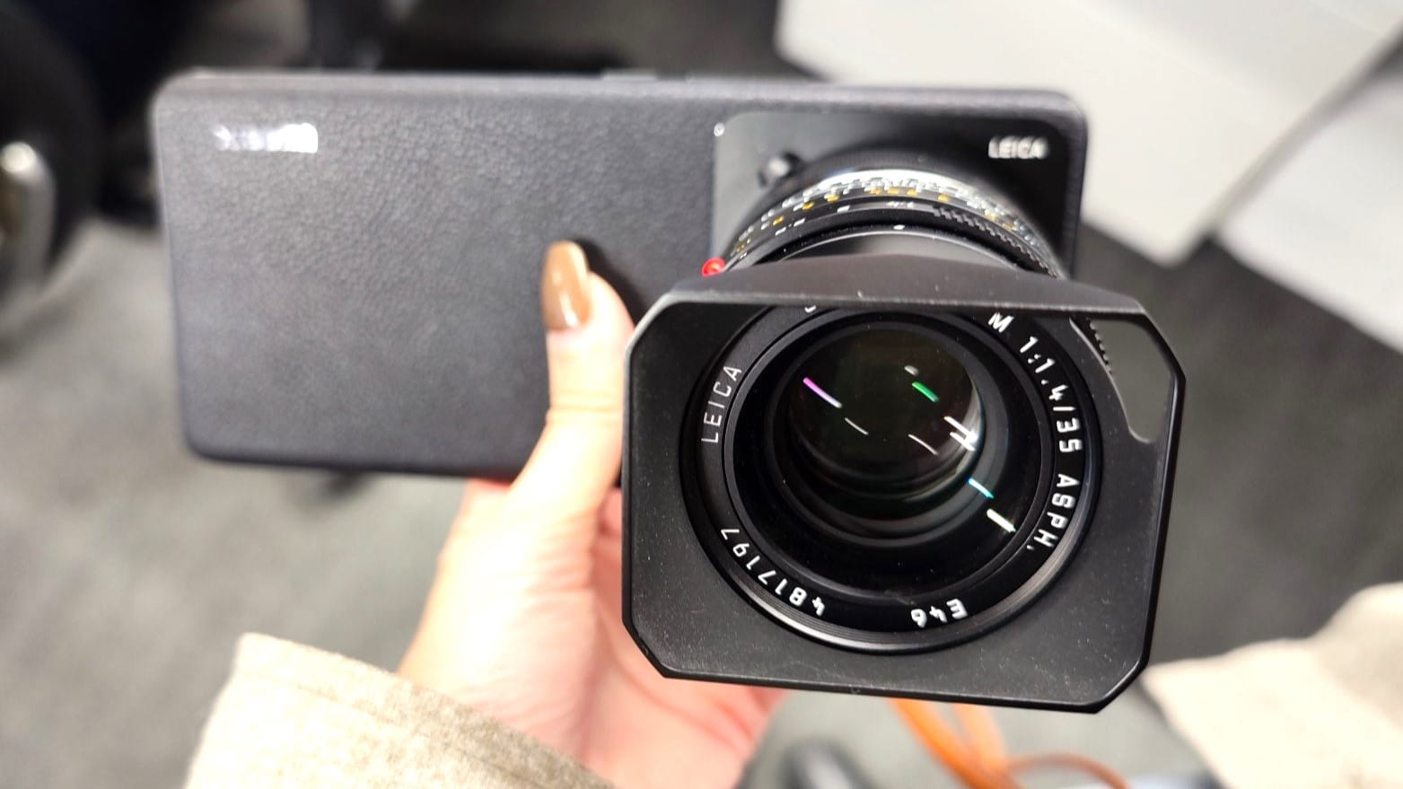 Xiaomi Mi 12S Ultra Concept khi gắn ống kính máy ảnh Leica