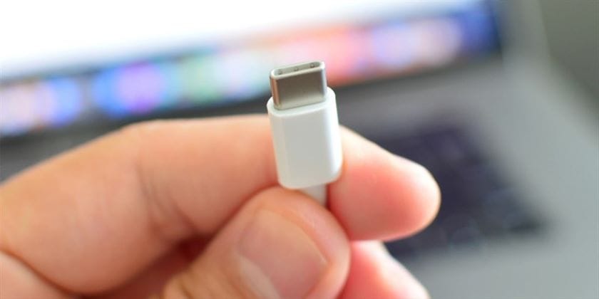 Dòng iPhone 15 Pro sẽ có tốc độ USB 3.2 - Clickbuy