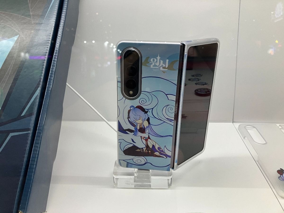 Samsung Galaxy Z Fold4 Genshin Impact Edition ra mắt