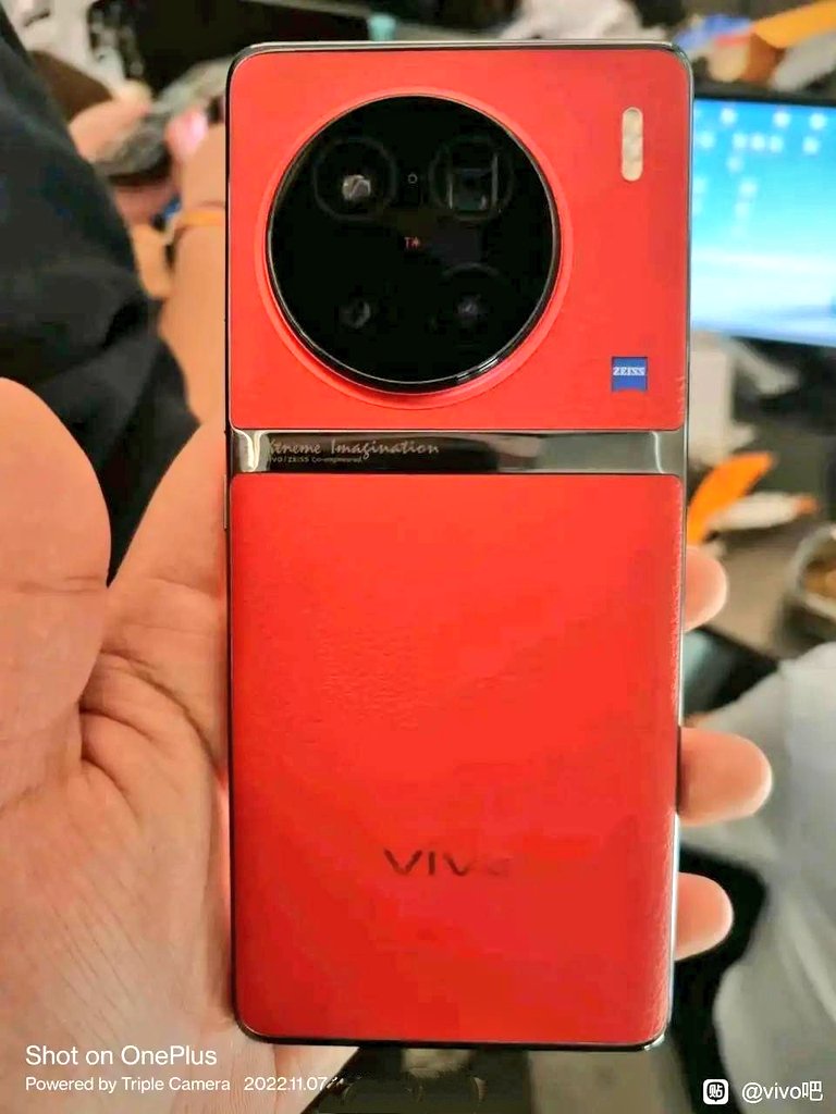 Vivo X90 Pro Plus lộ thiết kế với camera lớn qua hình ảnh thực tế