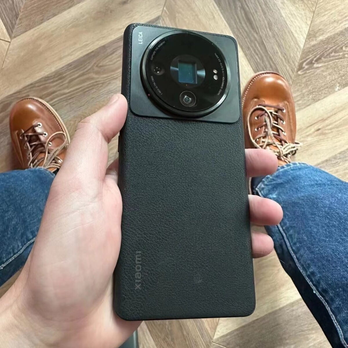 Xiaomi Mi 12S Ultra Concept khi gắn ống kính máy ảnh Leica