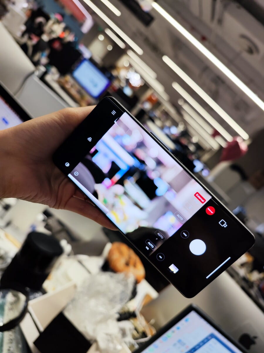 Xiaomi Mi 12S Ultra Concept khi gắn ống kính máy ảnh Leica