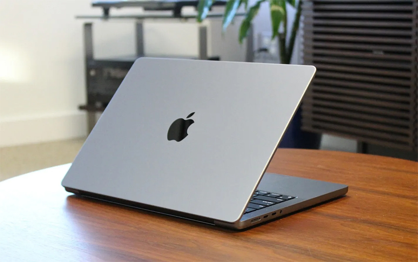 MacBook Pro M2 14"