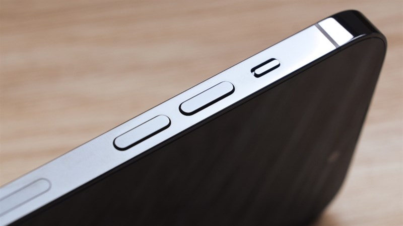 iPhone 15 Pro vẫn sẽ có thay đổi về nút âm lượng, đây là ảnh render rõ nét - Clickbuy