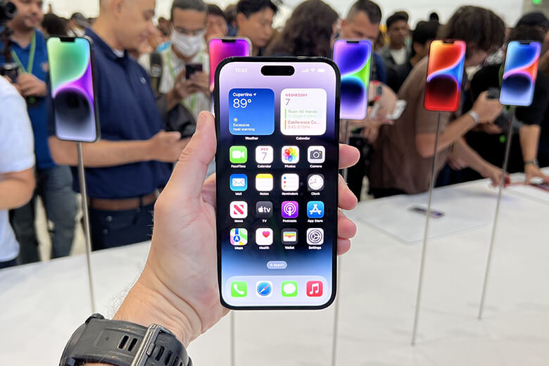 Ống kính tiềm vọng trên iPhone 15 Pro Max sẽ có đến hai nhà cung cấp - Clickbuy