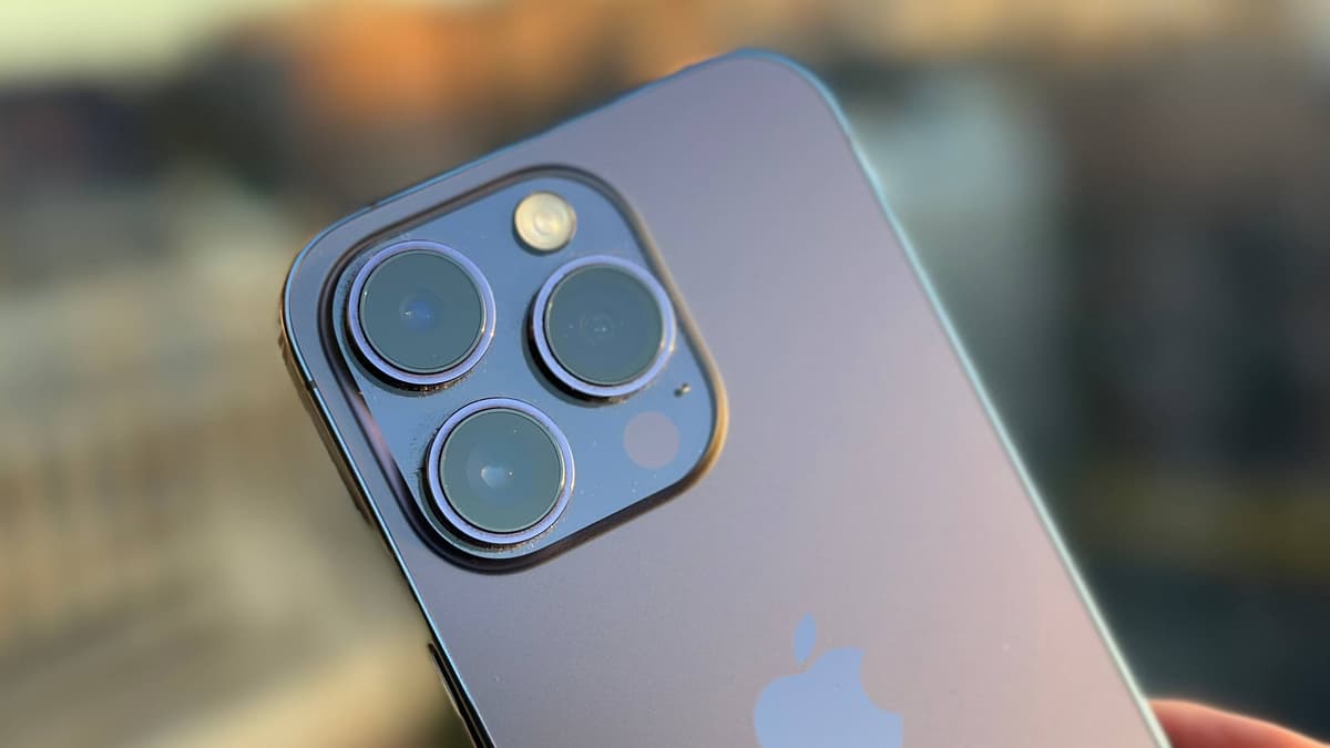 iPhone 16 Pro sẽ có màn hình lớn hơn và ống kính tiềm vọng - Clickbuy