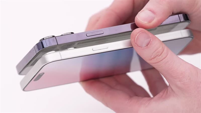 Khung viền kim loại của iPhone 15 Ultra được cho làm từ Titanium (Ảnh: Unbox Therap<a href=