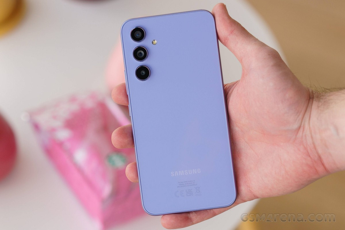 Ngoại hình Redmi Note 12 Pro và galaxy a54