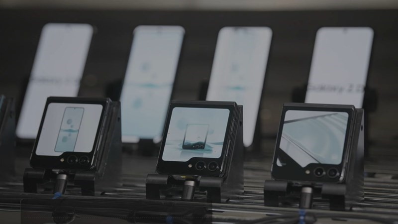 Quá trình test độ bền của Galaxy Z Fold 5 và Z Flip 5 diễn ra như thế nào?