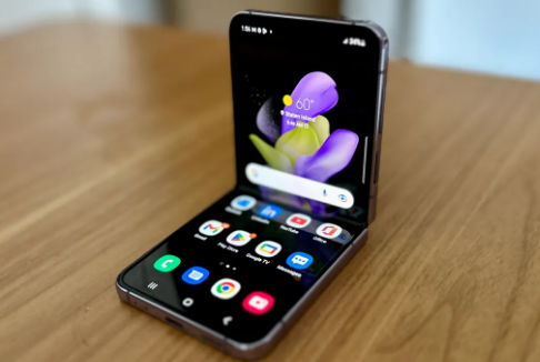 Galaxy Z Flip 5 chạy trên giao diện người dùng One UI 5.1.1- Clickbuy