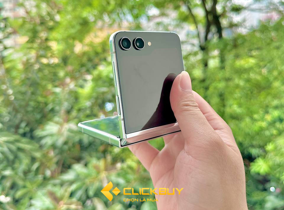 Galaxy Z Flip 5 có chip Snapdragon 8 Gen 2 kết hợp cùng bộ nhớ 256 hoặc 512 GB