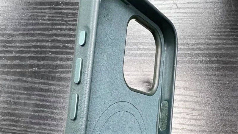 Hình ảnh ốp lưng của iPhone 15 Ultra bị rò rỉ trên Twitter