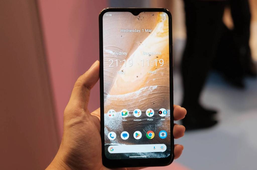 Nokia C32 - SmartPhone giá rẻ - Ngôi vương trở lại ? 