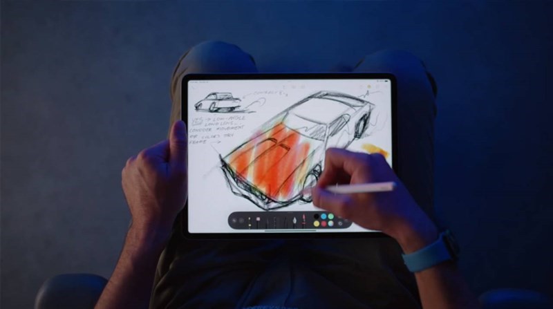 iPad mang đến những trải nghiệm vuốt chạm êm ái và mượt mà.