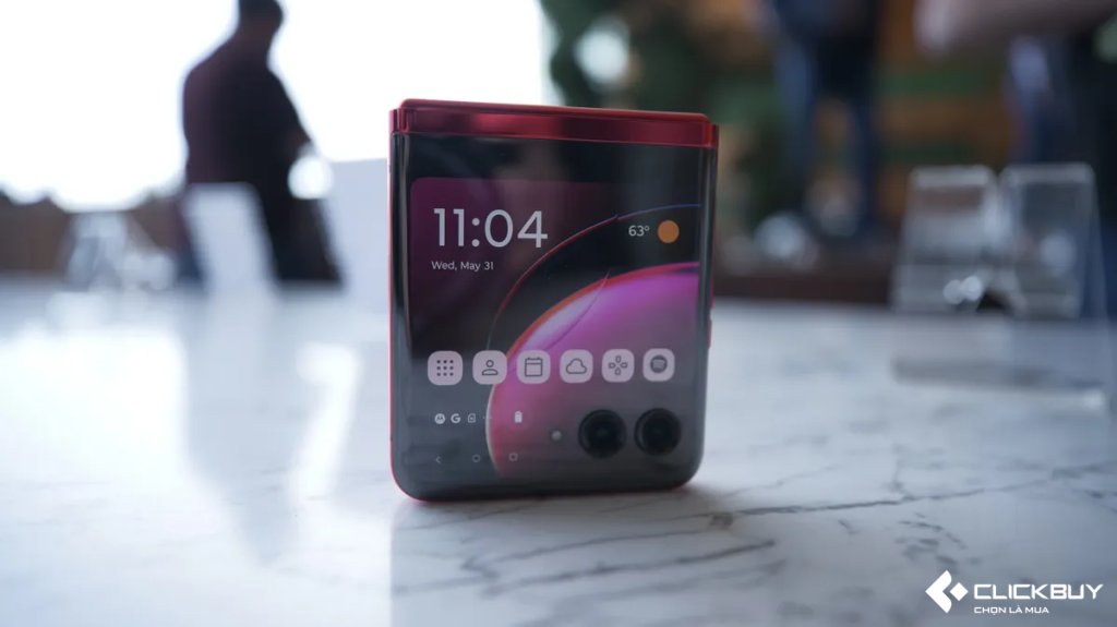 So sánh Galaxy Z Flip 5, Razr Plus và Find N2 Flip - Clickbuy